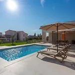 וילה Design Emily White With Seaview Near Rovinj *