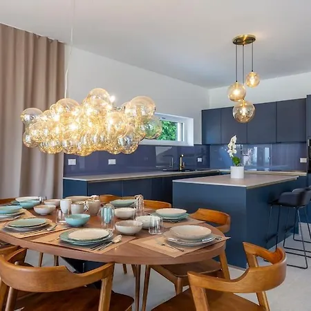 Design Emily White With Seaview Near Rovinj 빌라 발