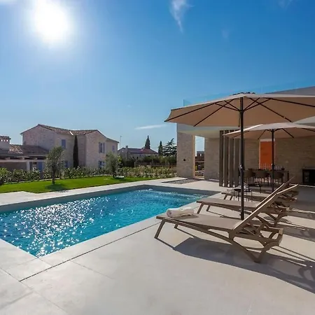Villa Design Emily White With Seaview Near Rovinj *