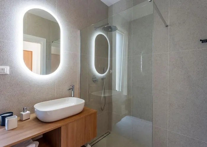 Design Emily White With Seaview Near Rovinj