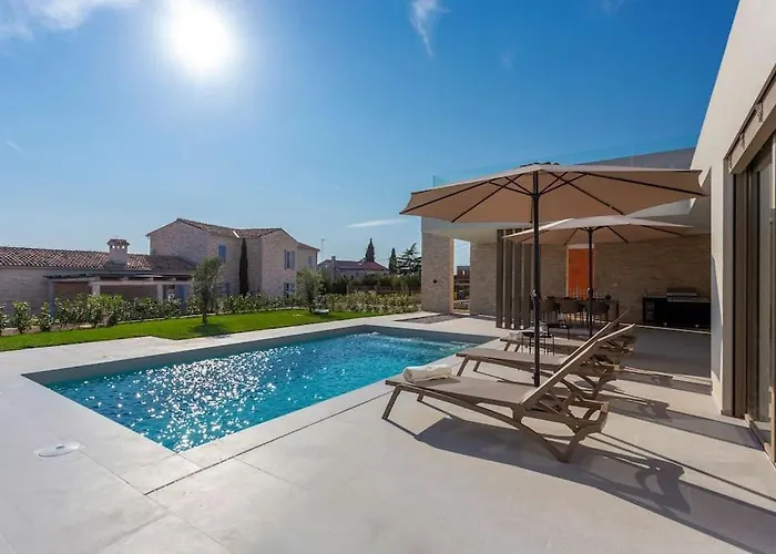 Vila Design Emily White With Seaview Near Rovinj *