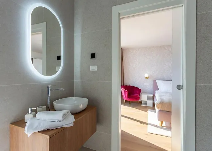 Design Emily White With Seaview Near Rovinj 빌라 발