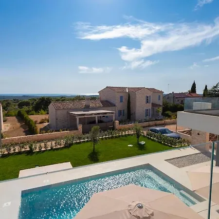 Design Emily White With Seaview Near Rovinj * Bale