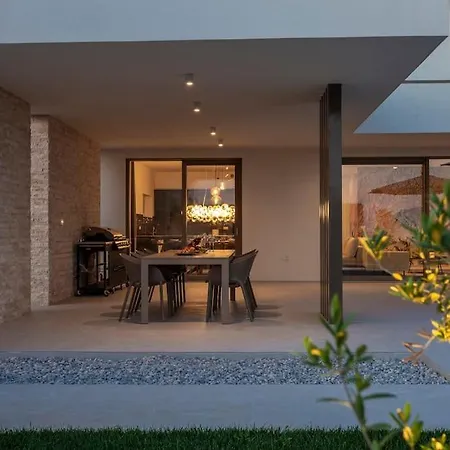 Villa Design Emily White With Seaview Near Rovinj