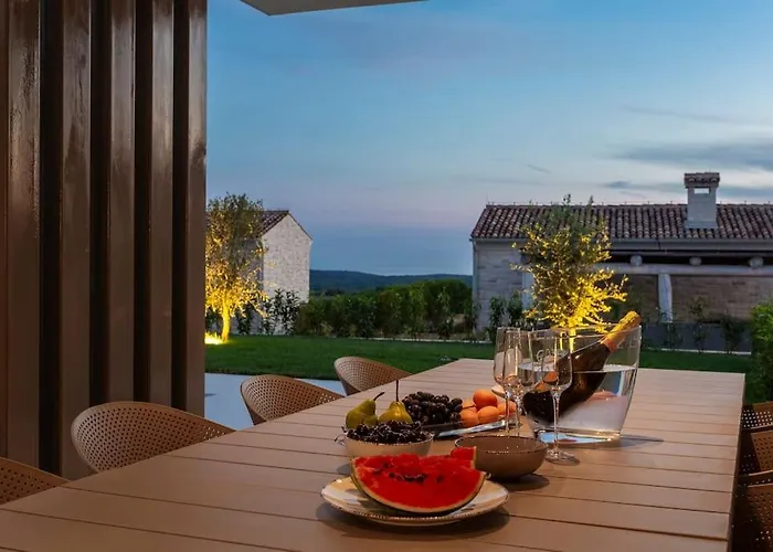 Design Emily White With Seaview Near Rovinj