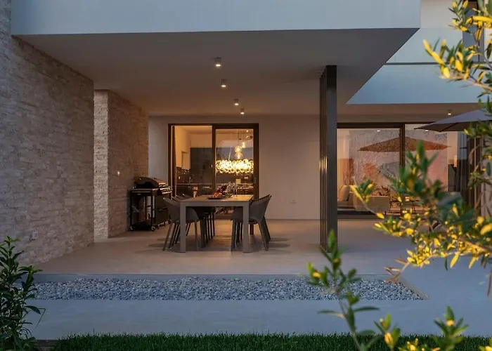 Villa Design Emily White With Seaview Near Rovinj
